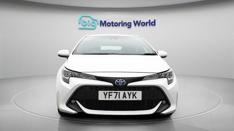 Used Toyota Corolla 122 HP (89 kW) 2022 White Estate