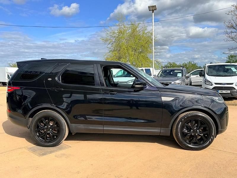 Usado Land Rover Discovery 5 SE 240 HP (176 kW) 2017 Preto SUV
