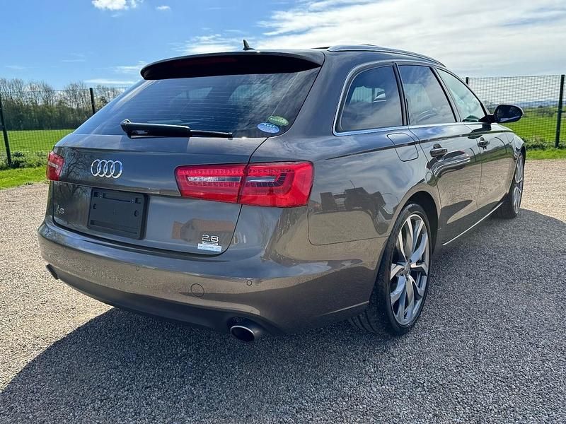 Usado Audi A6 204 HP (150 kW) 2012 Castanho Sedan