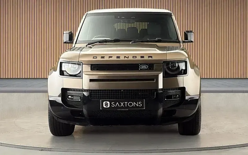 Used Land Rover Defender HSE Dynamic 300 HP (220 kW) 2024 SUV