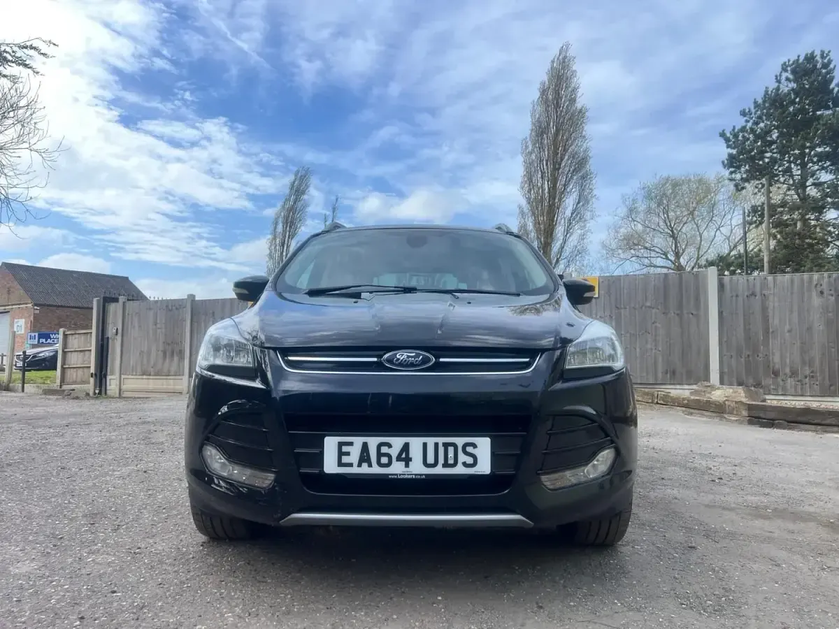 Usado Ford Kuga Titanium 140 CV (102 kW) 2014 Negro SUV