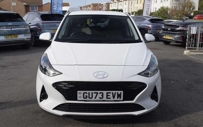Used Hyundai i10 Premium 84 HP (61 kW) 2023 Hatchback