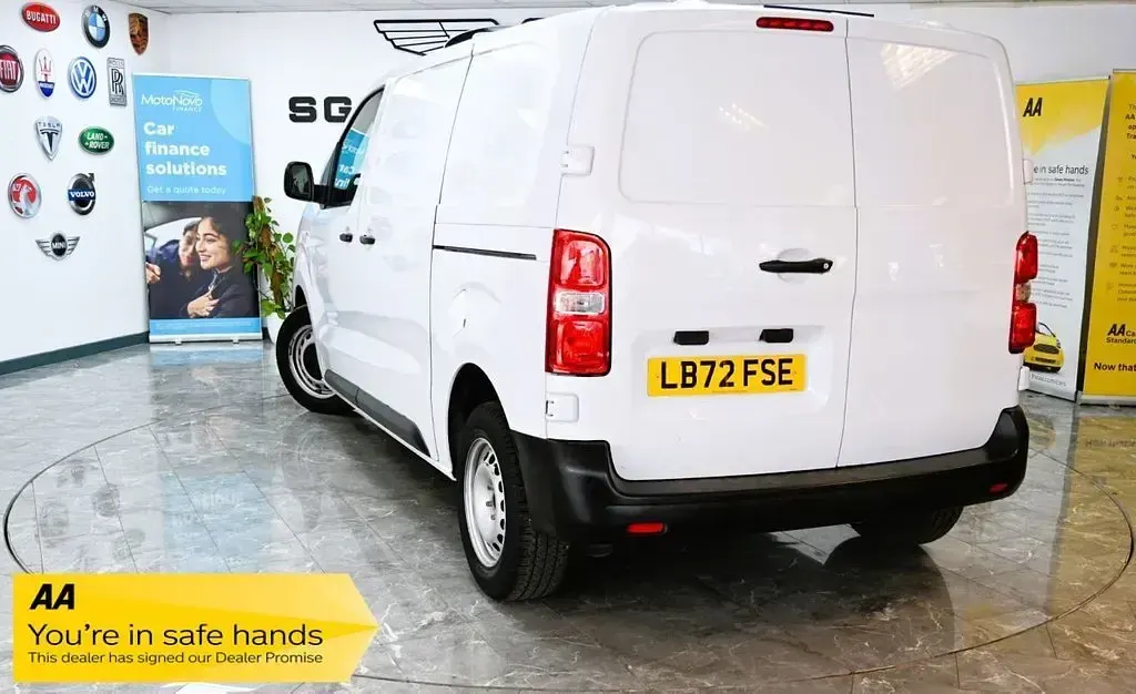 Used Citroën Dispatch 2022 White MPV