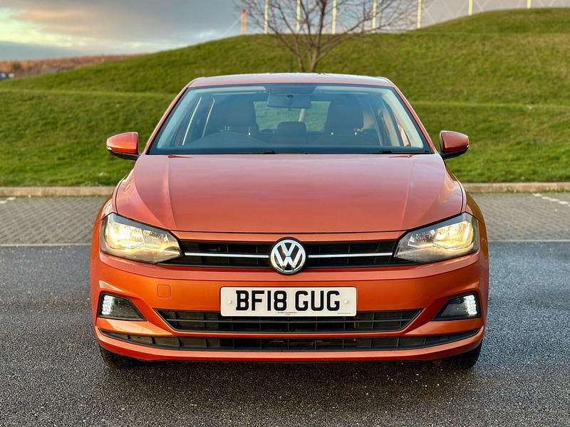 Begagnad VW Polo SE 2018 Orange Halvkombi