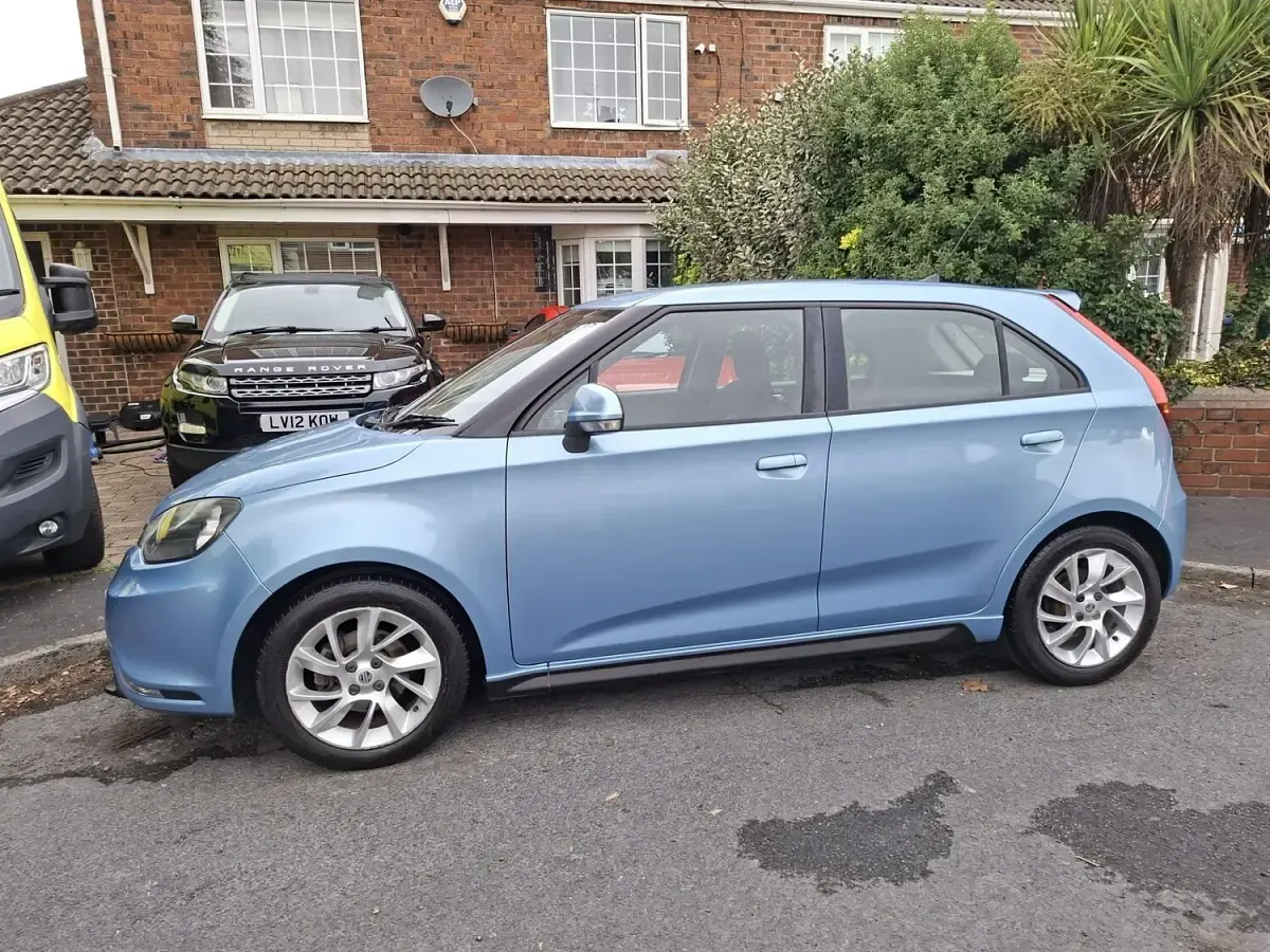 Used MG MG3 106 HP (77 kW) 2015 Blue Hatchback