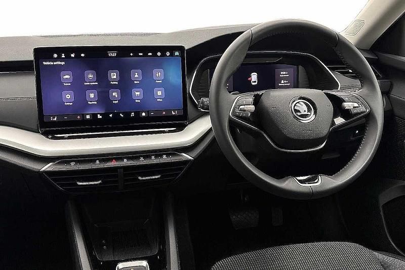 Used Skoda Octavia SE Technology 113 HP (83 kW) 2024 Black Estate