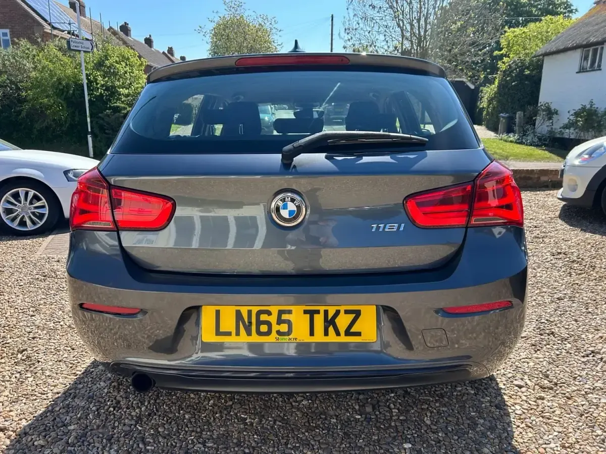 Używany BMW 118 Sport Line 2015 Szary Hatchback