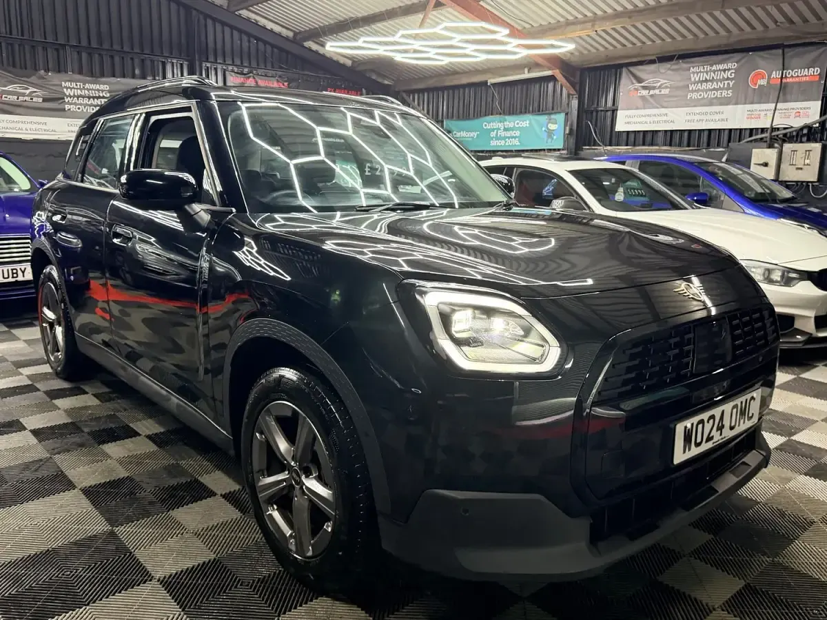 Used Mini Countryman Classic 170 HP (125 kW) 2024 Black SUV