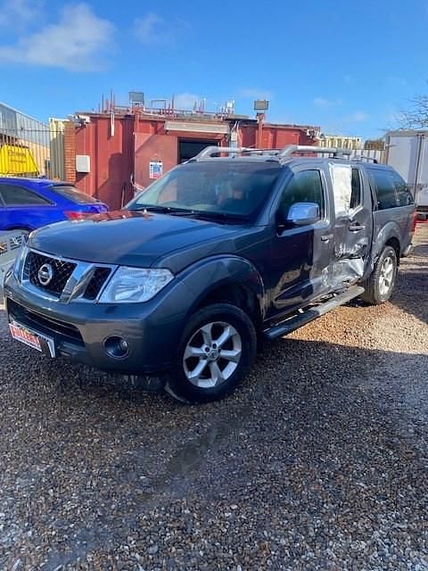 Usado Nissan Navara Tekna 2010 Gris Pickup/Camioneta