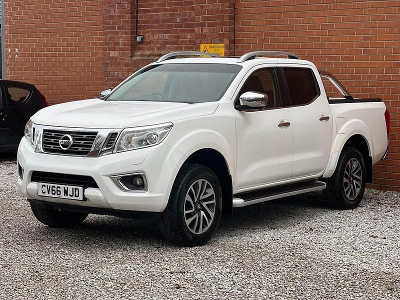 Used Nissan Navara Tekna 2017 White Pickup