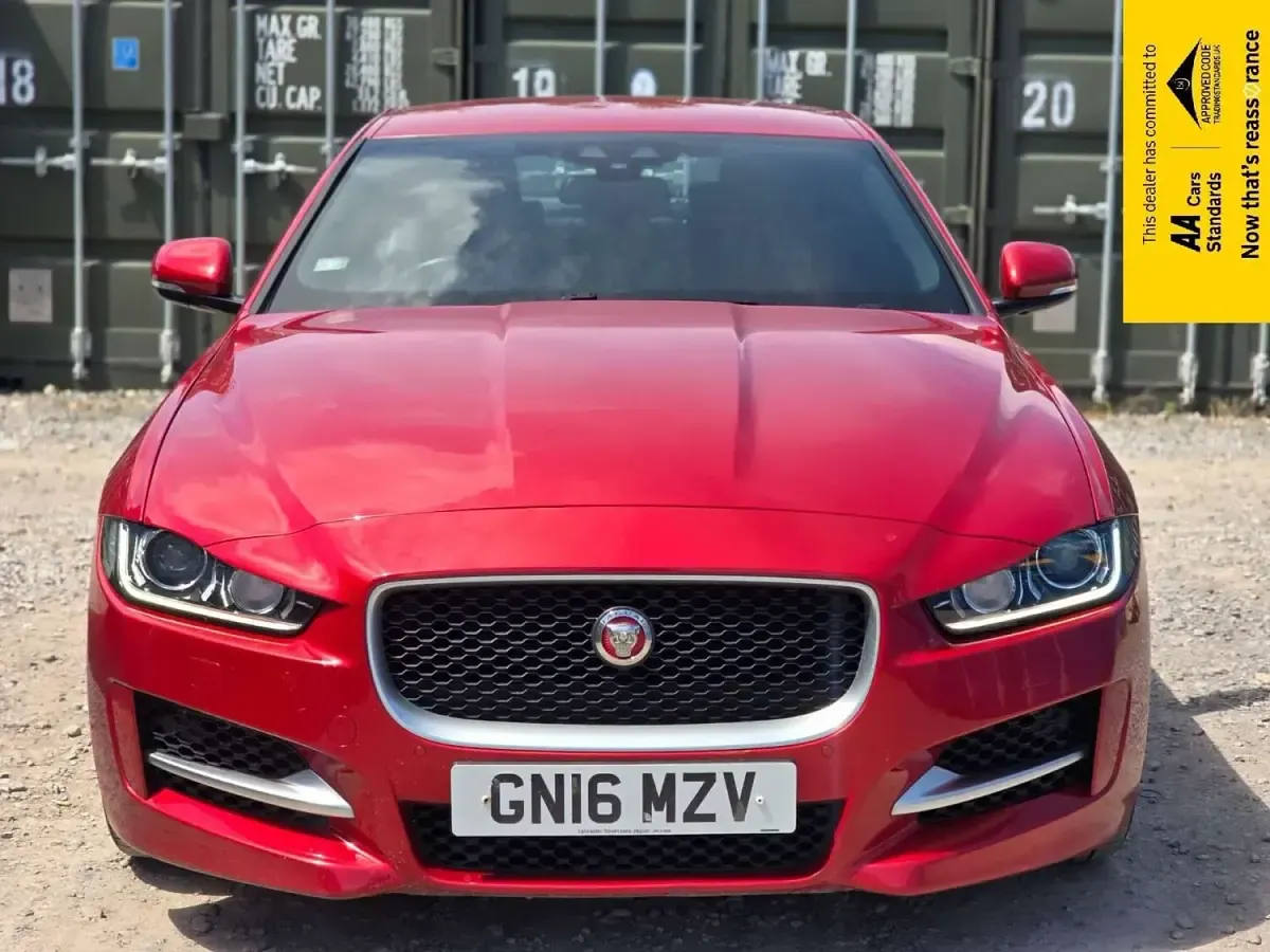 Used Jaguar XE R-Sport 180 HP (132 kW) 2016 Red Sedan