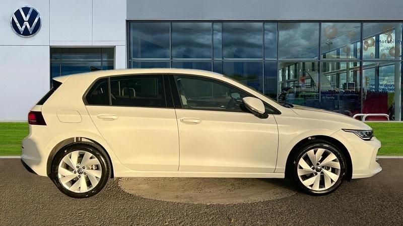 Used VW Golf VIII Match 150 HP (110 kW) 2025 Oryx white premium motherofpearl Hatchback