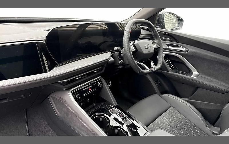 Used Audi Q5 Sportback Advanced 295 HP (216 kW) 2025 Black SUV