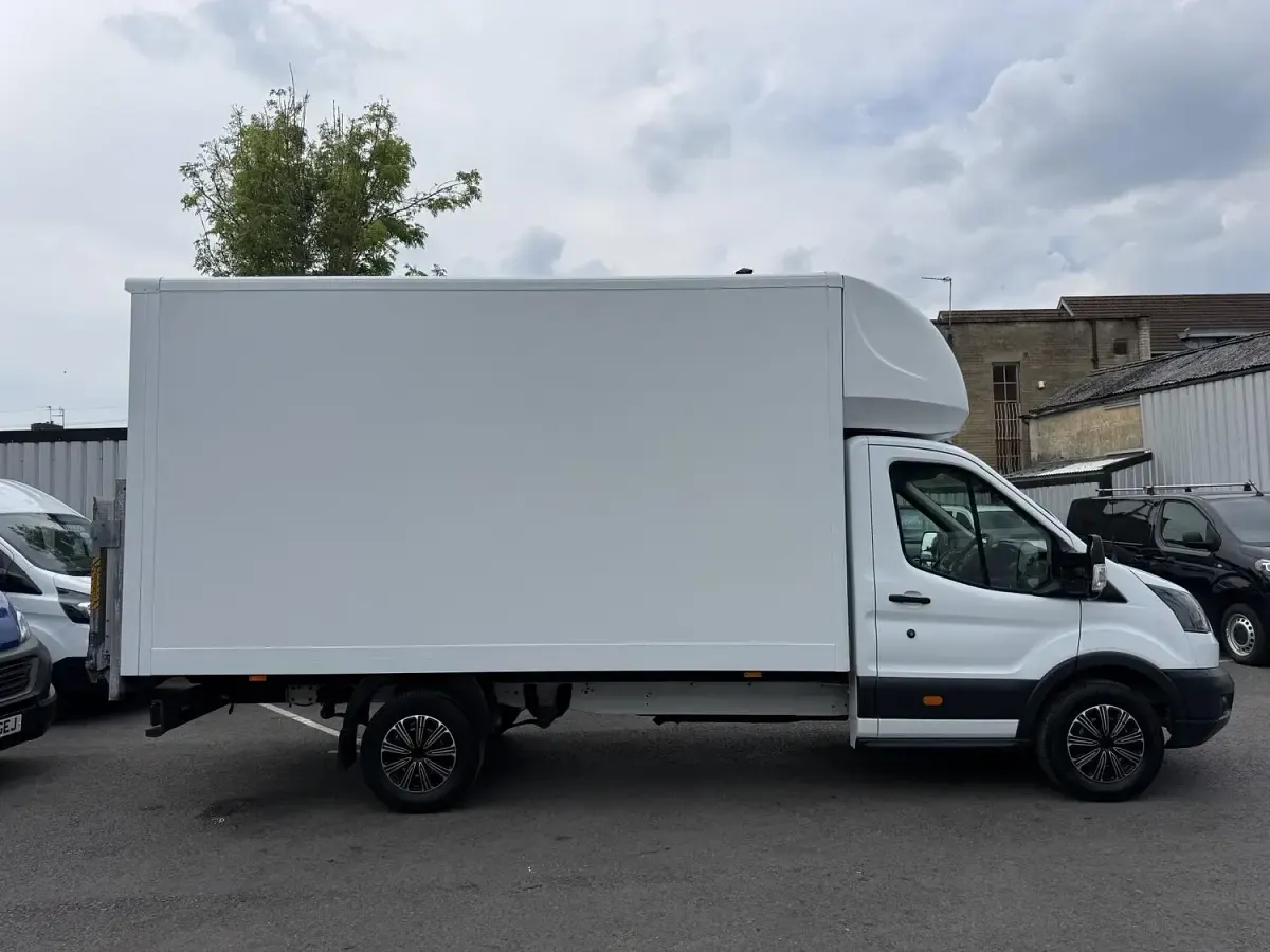 Used Ford Transit 130 HP (95 kW) 2018 White Cabriolet