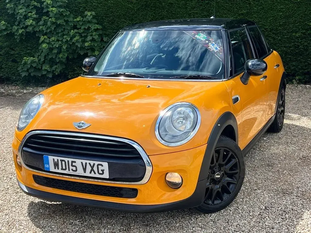 Used Mini Cooper Hatch 136 HP (100 kW) 2015 Orange Hatchback