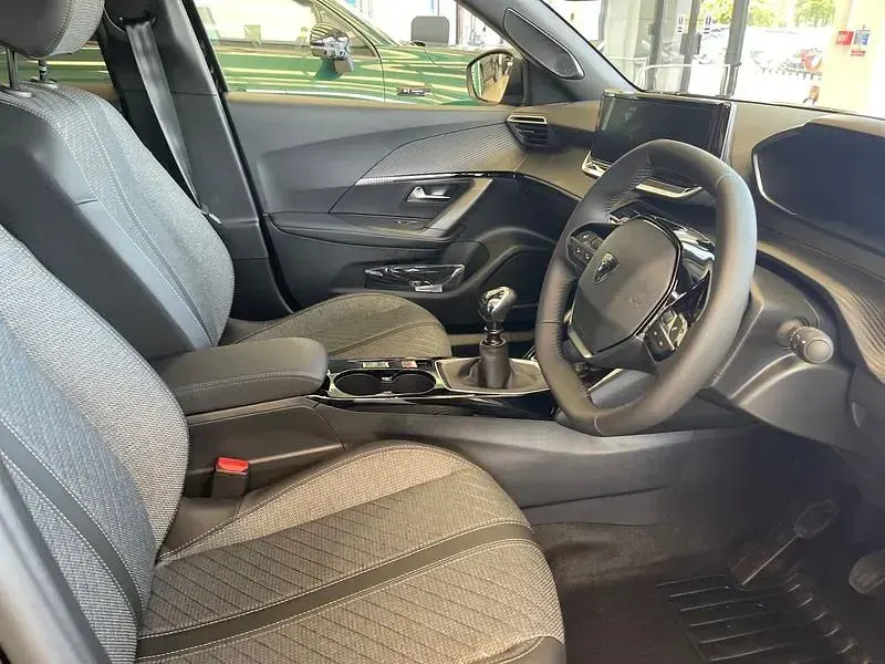 Ny Peugeot 2008 Allure 100 HK (73 kW) 2026 Svart SUV