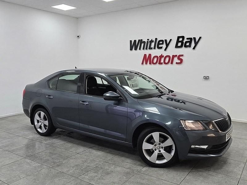 Grey Used 2020 Skoda Octavia SE Drive Hatchback | £8,990 (Good price) - Image 1/4