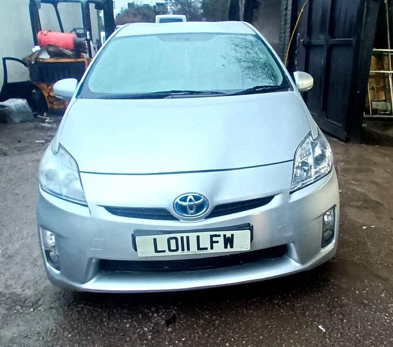 Used Toyota Prius T3 2011 Silver Hatchback