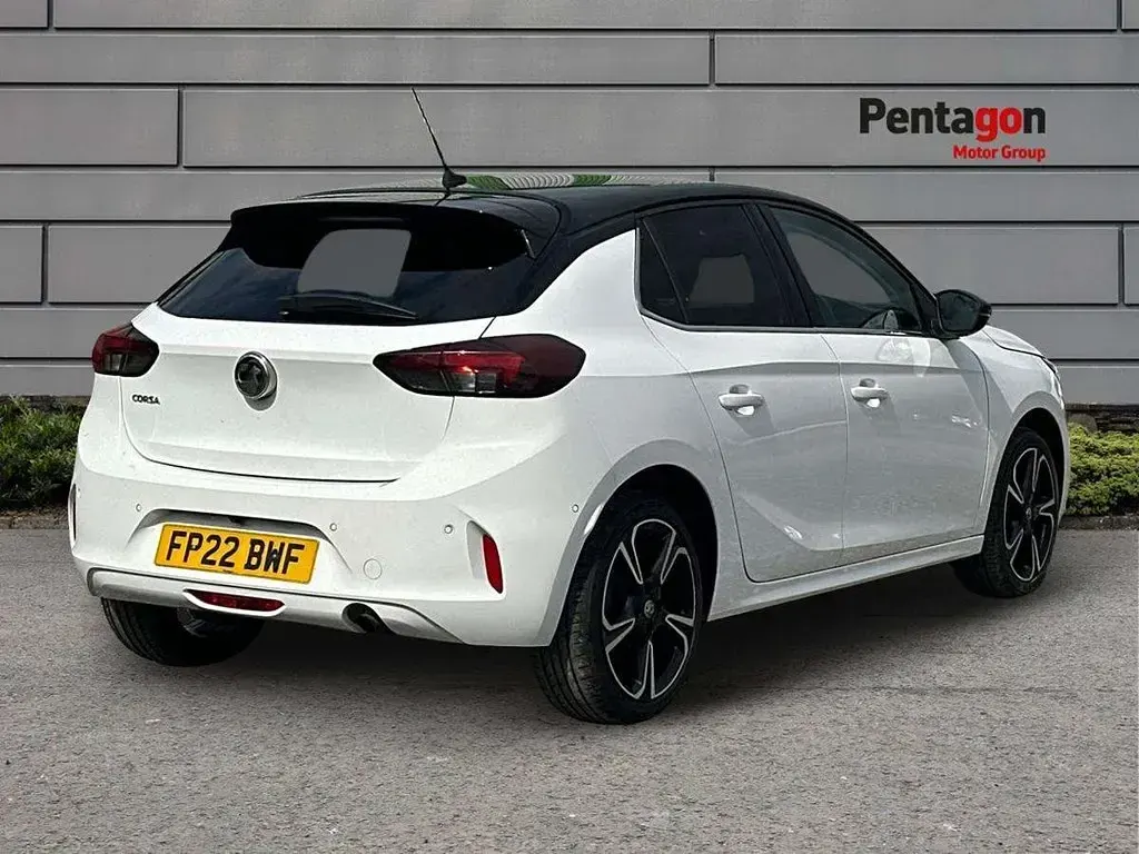 Used Vauxhall Corsa Edition 73 HP (53 kW) 2022 White Hatchback