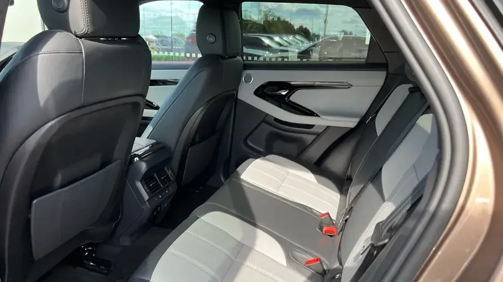 Used Land Rover Range Rover evoque Autobiography 269 HP (197 kW) 2024 Metallic  corinthian bronze SUV