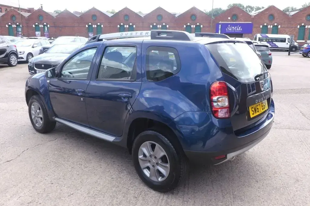 Used Dacia Duster Lauréate 110 HP (80 kW) 2017 Blue SUV