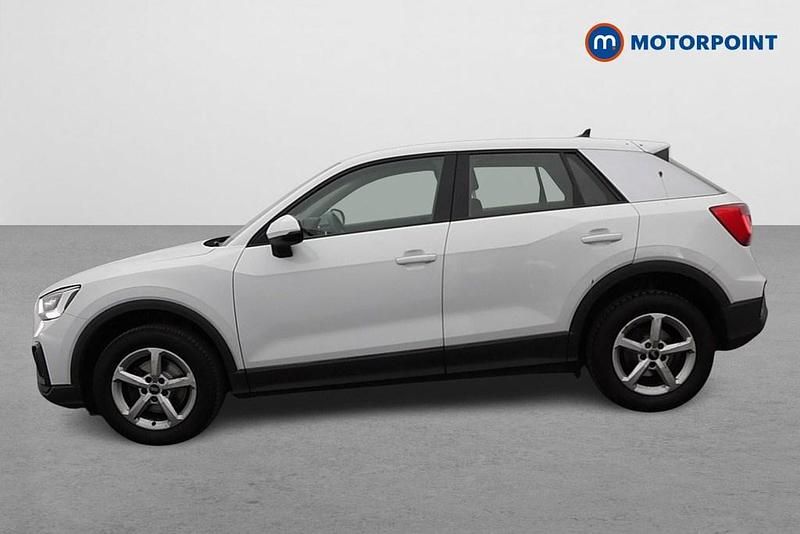 Begagnad Audi Q2 2021 Vit SUV