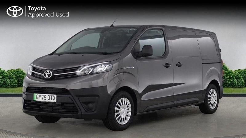 New Toyota Proace 100 kW (136 HP) 2025 White MPV