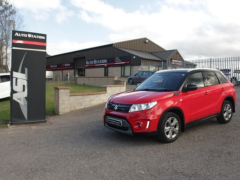Used Suzuki Vitara SZ-T 120 HP (88 kW) 2016 Red/black SUV