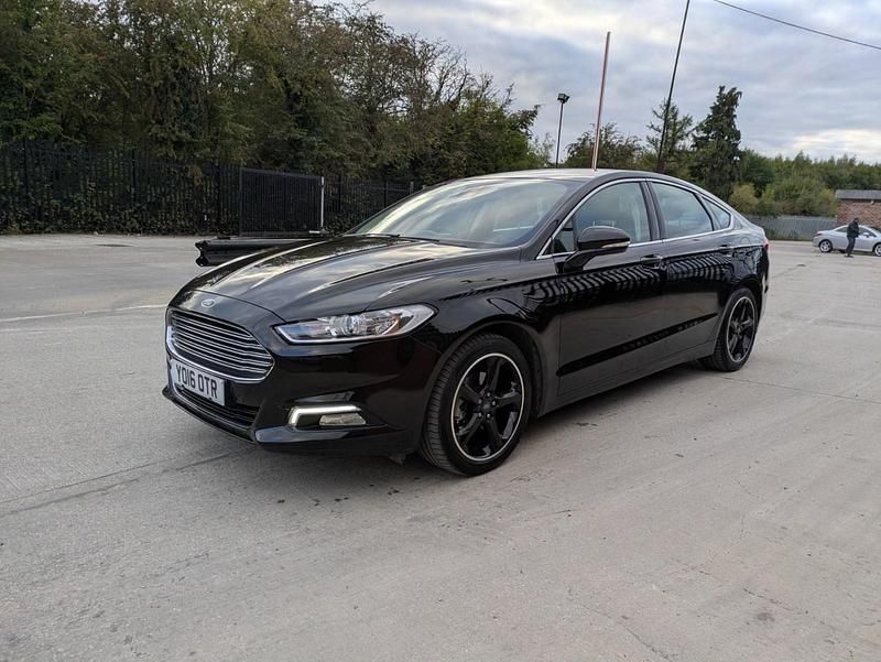 Used Ford Mondeo Titanium 180 HP (132 kW) 2016 Black Hatchback