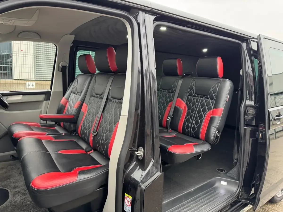 Second-hand VW Transporter Sportline 201 CP (147 kW) 2017 Negru Van