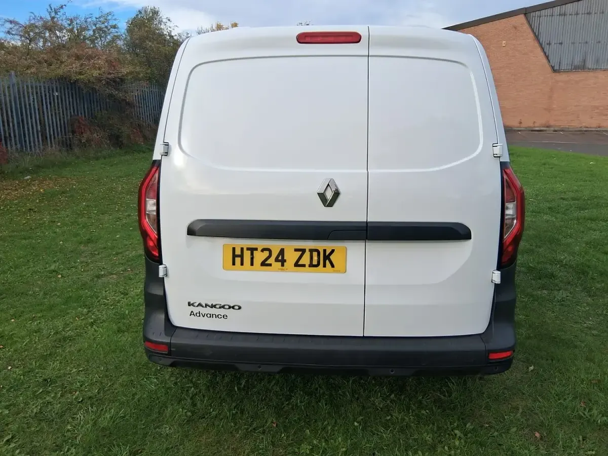 Used Renault Kangoo 95 HP (69 kW) 2024 White MPV