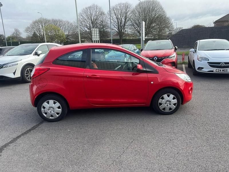 Used Ford Ka 69 HP (50 kW) 2014 Red Hatchback