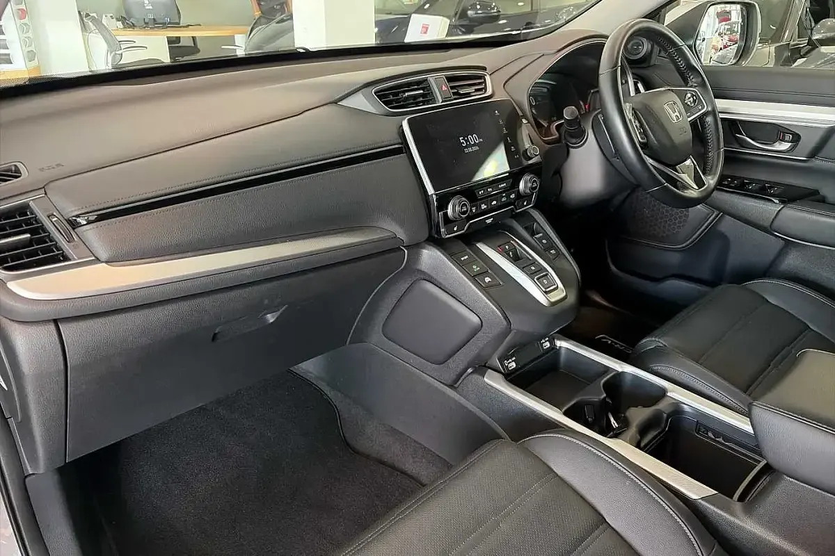 Used Honda CR-V Hybrid 184 HP (135 kW) 2022 Lunar silver SUV