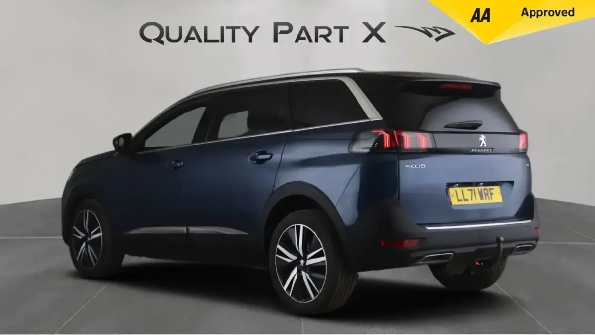 Second-hand Peugeot 5008 Premium 130 CP (95 kW) 2022 Albastru SUV