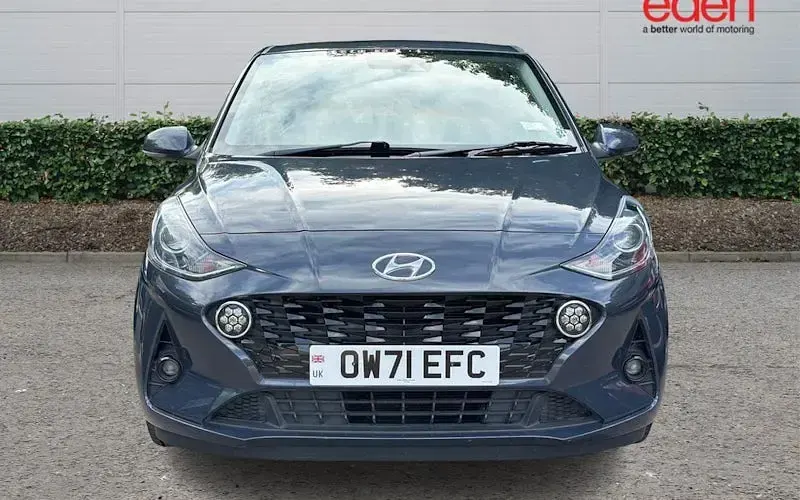 Used Hyundai i10 Premium 84 HP (61 kW) 2023 Hatchback