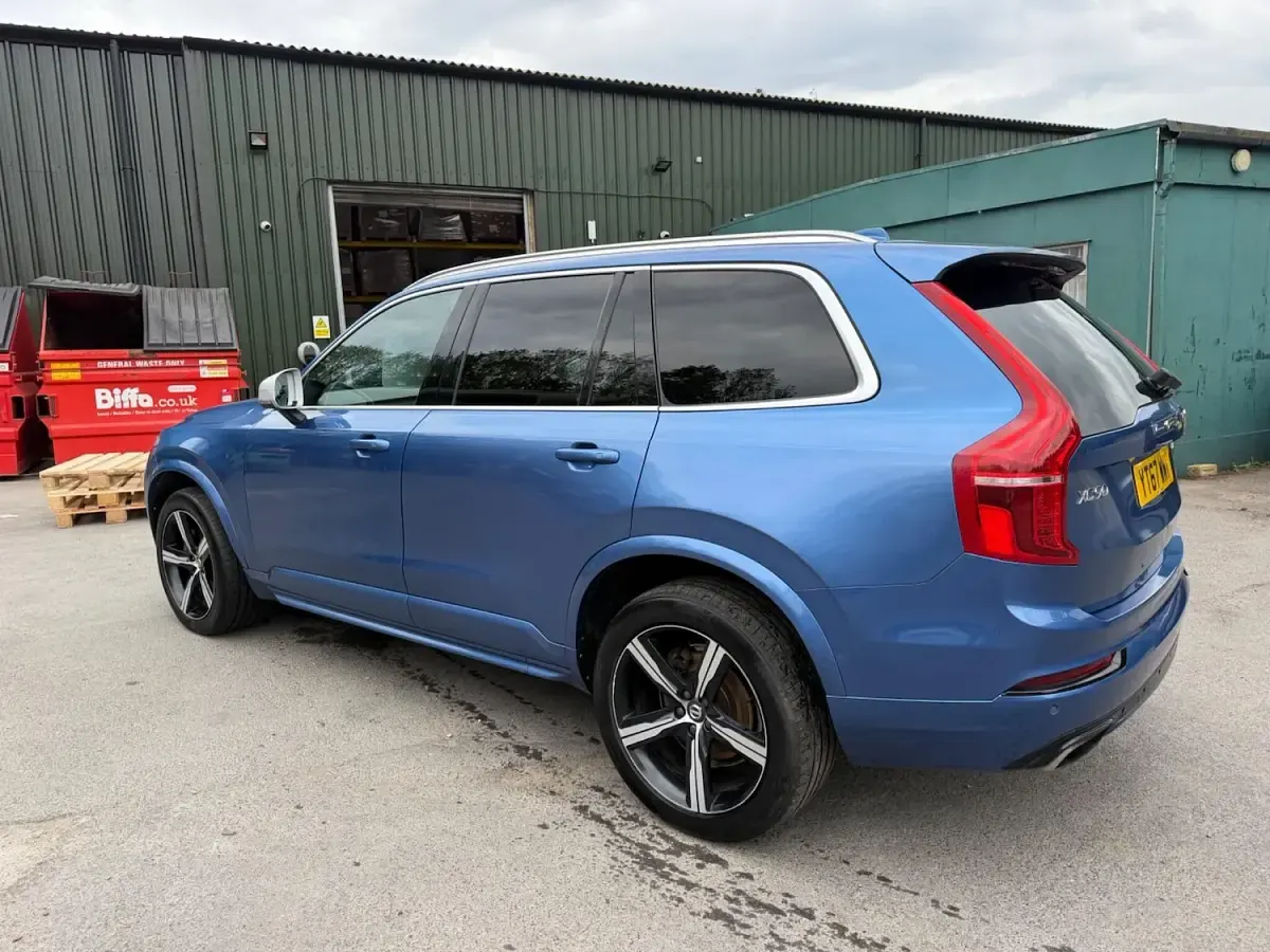 Used Volvo XC90 R-Design 235 HP (172 kW) 2017 Blue SUV