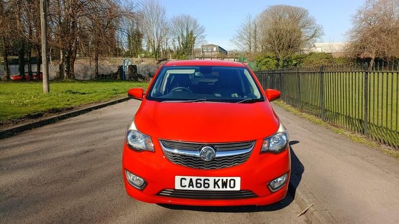 Używany Vauxhall Viva 75 KM (55 kW) 2017 Czerwony Hatchback