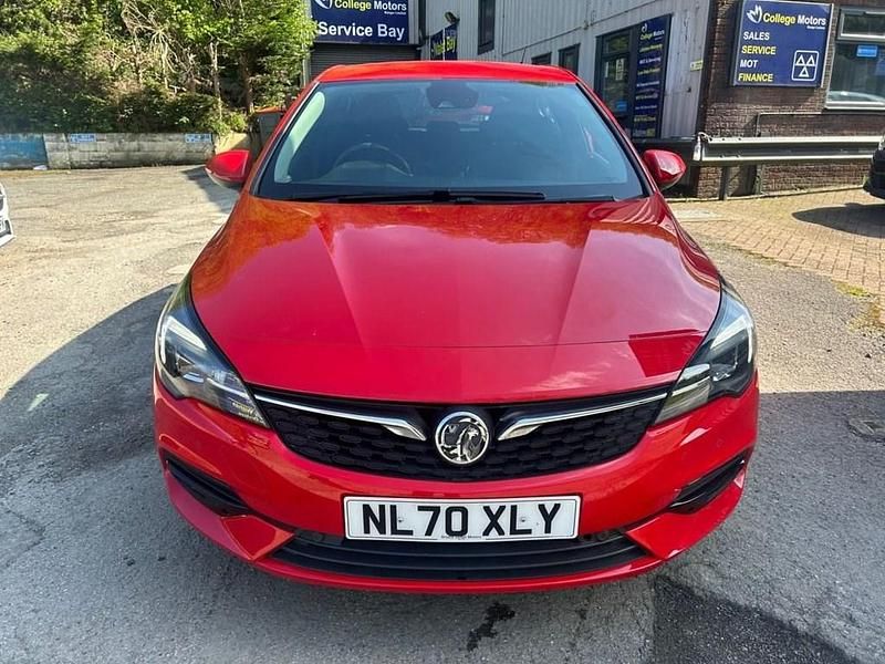 Used Vauxhall Astra SRi 144 HP (105 kW) 2020 Red Hatchback