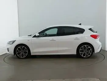 Used Ford Focus ST-Line X 125 HP (91 kW) 2022 White Hatchback