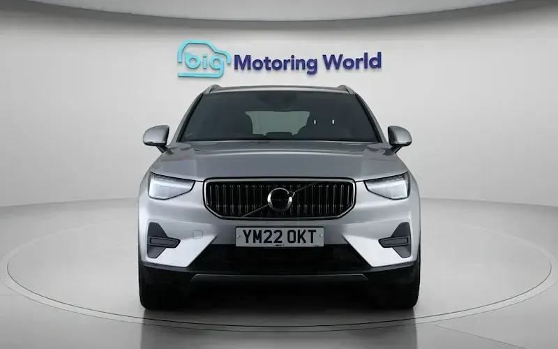 Used Volvo XC40 Core 211 HP (155 kW) 2022 Silver SUV