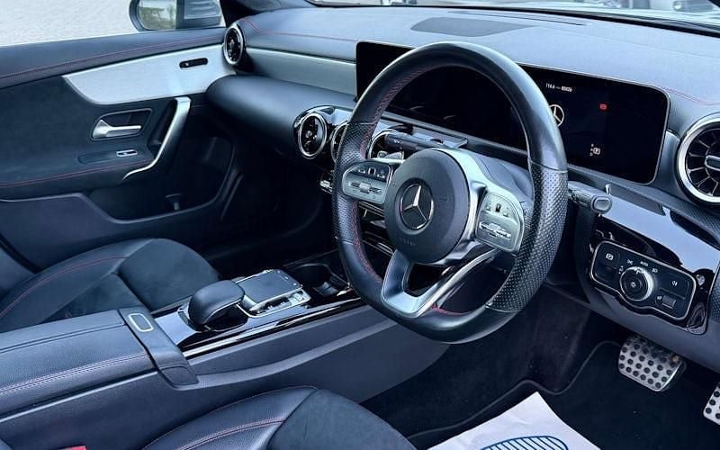 Usado Mercedes CLA220 AMG line 190 HP (139 kW) 2019 Cinzento Sedan
