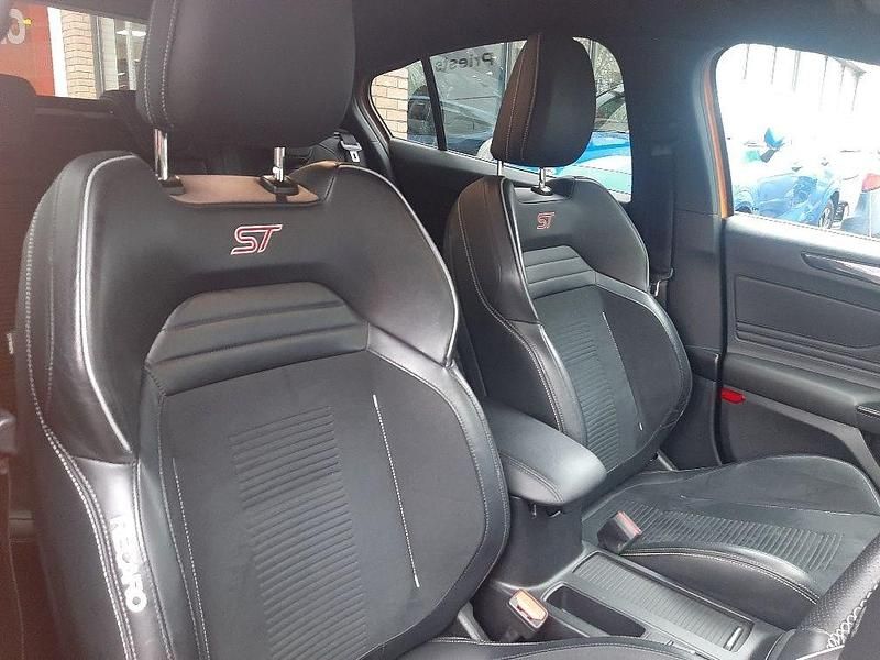 Used Ford Focus ST 280 HP (205 kW) 2019 Orange fury Hatchback