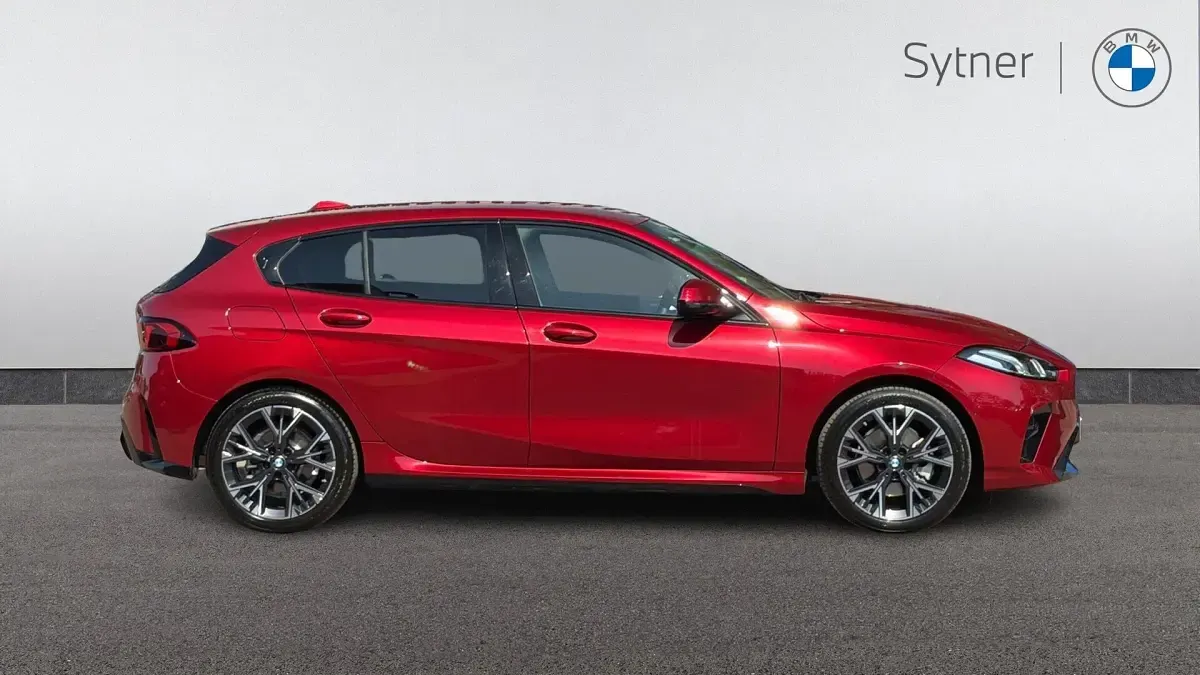 Gebraucht BMW 120 M Sport 168 PS (123 kW) 2026 Rot Kleinwagen