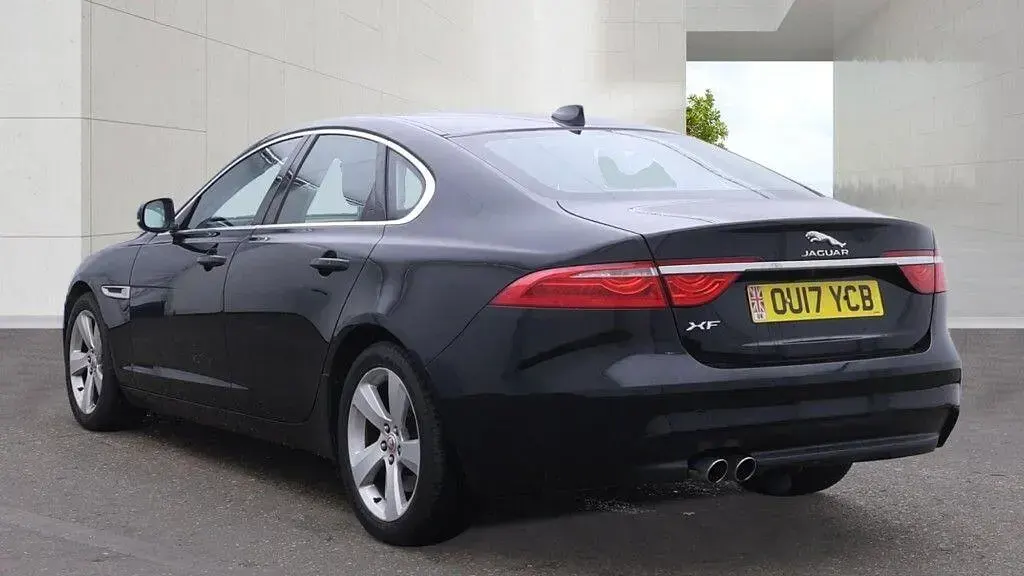 Used Jaguar XF Portfolio 180 HP (132 kW) 2017 Black Sedan