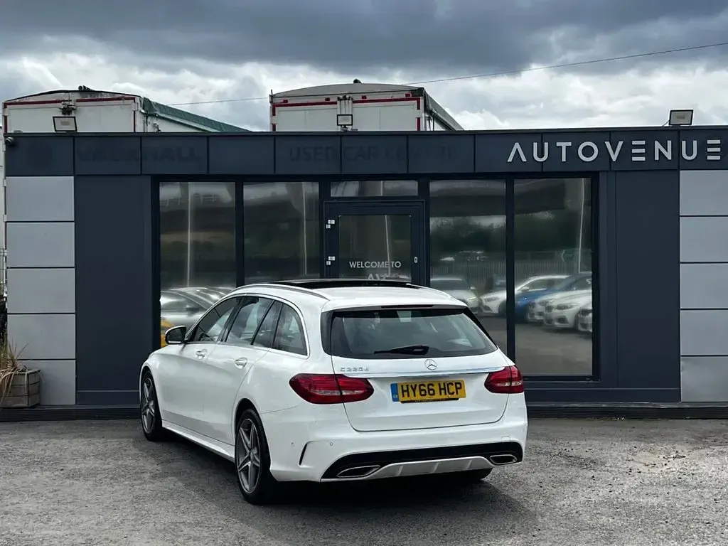 Used Mercedes C220 AMG Line Premium Plus 170 HP (125 kW) 2016 White Estate