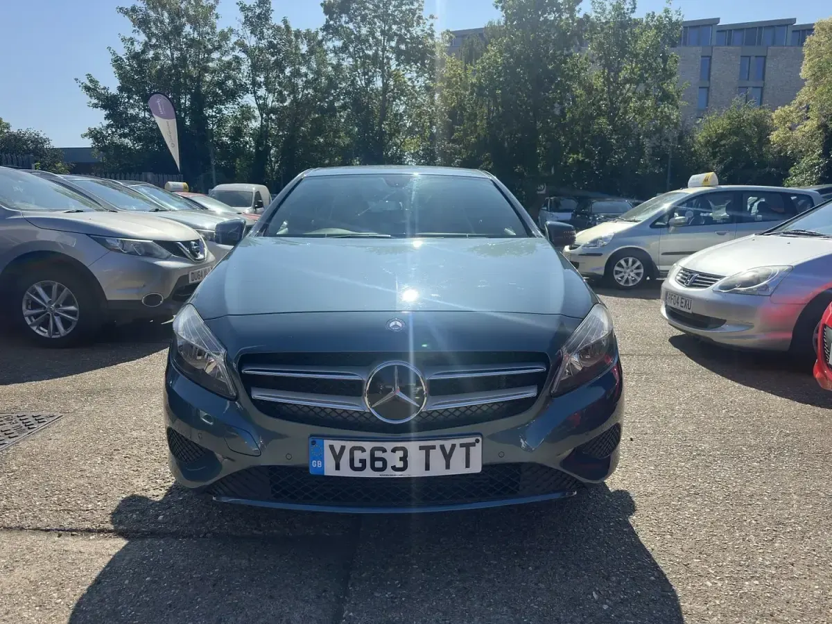 Used Mercedes A180 2013 Blue Hatchback