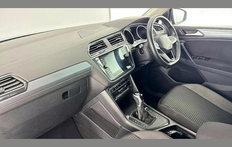 Used VW Tiguan Active 150 HP (110 kW) 2022 Black SUV