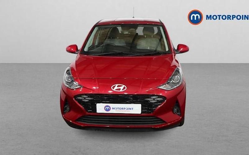 Used Hyundai i10 Premium 67 HP (49 kW) 2023 Red Hatchback