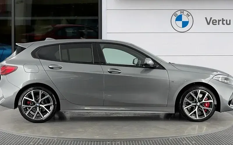 Usado BMW 128 Comfort Edition 265 CV (194 kW) 2024 Gris Utilitario