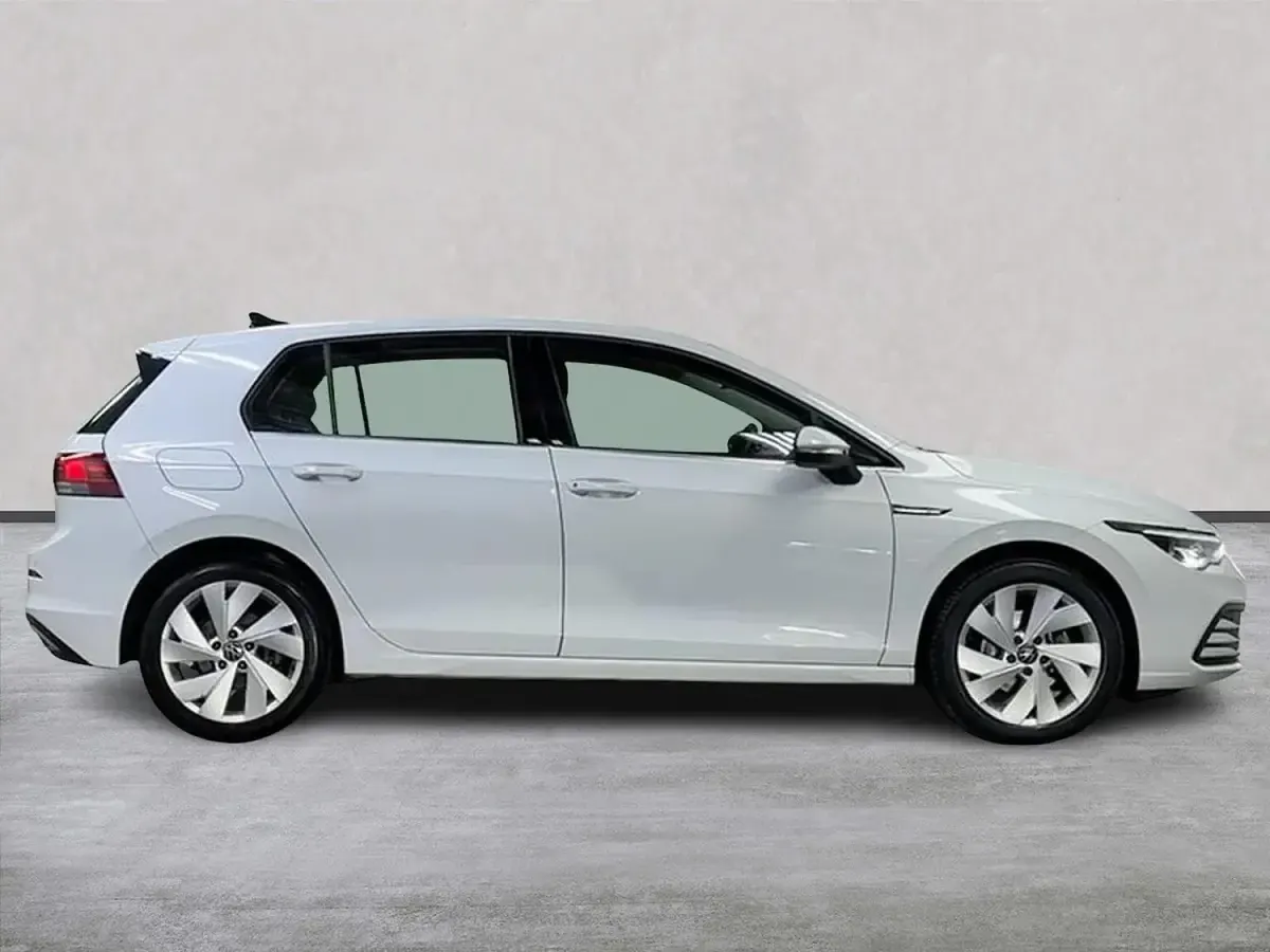 Second-hand VW Golf VII Style 150 CP (110 kW) 2021 Alb Hatchback